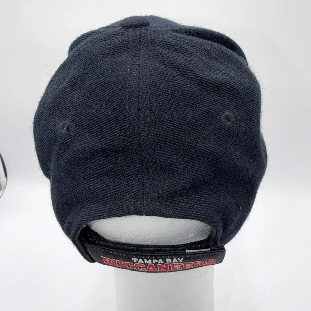 Tampa Bay Buccaneers NFL Reebok Team Apparel Black Adjustable Hat‎ Cap On Field